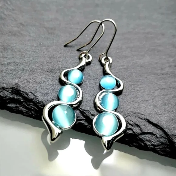 🔥 Triple Moonstone & Silver Swirl Drop Earrings Opalescent Blue - Picture 4 of 4